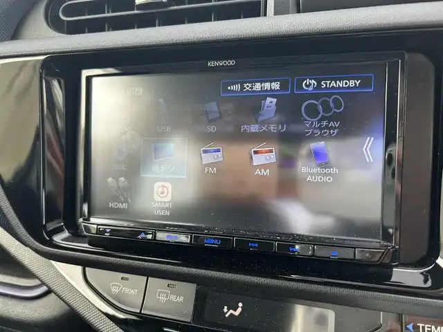 トヨタ アクア S 山形県 2015(平27)年 6.5万km グレーメタリック メモリナビ/　【CD DVD BT フルセグ USB】/バックカメラ/レザー調シートカバー/14インチアルミホイール/アイドリングストップ/電動格納ウィンカーミラー/AAC/ABS/リモコンキー/ETC