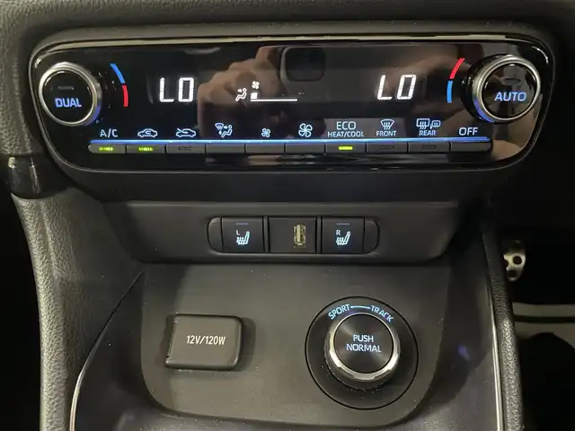 トヨタ ＧＲヤリス RZ ハイパフォーマンス 道央・札幌 2021(令3)年 3万km プラチナホワイトパールマイカ 4WD/ワンオーナー/6速MT/純正ディスプレイオーディオ/ナビゲーション/・フルセグTV/BT/USB/AM/FM/JBLサウンドシステム/バックカメラ/トヨタセーフティセンス/・プリクラッシュセーフティ/・レーントレーシングアシスト/・レーンディパーチャーアラート/・ロードサインアシスト/・発進遅れ告知機能/・緊急操舵支援機能/・低速時加速抑制機能/横滑り防止装置/前後コーナーセンサー/ブラインドスポットモニター/ヘッドアップディスプレイ/レーダークルーズコントロール/ビルトインETC/社外前後ドライブレコーダー/ハーフレザーシート/前席シートヒーター/ステアリングヒーター/ステアリングリモコン/アイドリングストップ/ウインカーミラー/純正フロアマット/プッシュスタート/スマートキーx2/オートライト/オートハイビーム/LEDヘッドライト/フォグライト/ヘッドライトレベライザー/純正18インチAW/新車時保証書/取扱説明書