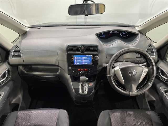 日産 セレナ ハイウェイスター Sハイブリッド 茨城県 2013(平25)年 7.1万km スーパーブラック (株)IDOMが運営する【じしゃロン水戸店】の自社ローン専用車両になりますこちらは現金またはオートローンご利用時の価格です。自社ローンご希望の方は別途その旨お申付け下さい/純正メモリナビ（MC312D-W)/・AM/FM/CD/DVD/Bluetooth/・フルセグテレビ/両側パワースライド/フリップダウンモニター/バックカメラ/ETC/純正16インチアルミホイル/オートライト/オートエアコン/スマートキー/スペアキー/プッシュスタートボタン/純正フロアマット/保証書/取扱説明書