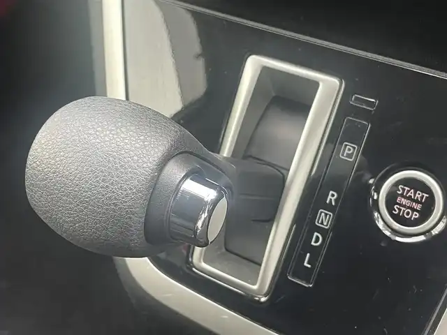 日産 セレナ ハイウェイスター Vセレクション 熊本県 2018(平30)年 4.9万km ブリリアントホワイトパール 2トーン 衝突軽減ブレーキ/プッシュスタート/純正ナビ/（CD・DVD・フルセグTV・BTオーディオ・SD）/純正フリップダウンモニター/アラウンドビューモニター/ETC/ドライブレコーダー/純正16インチAW/クルーズコントロール/LEDヘッドライト/オートライト/フォグライト/前後コーナーセンサー/横滑り防止装置/ウィンカーミラー/純正フロアマット/純正ドアバイザー/新車保証書/取扱説明書/スマートスペアキー×1本
