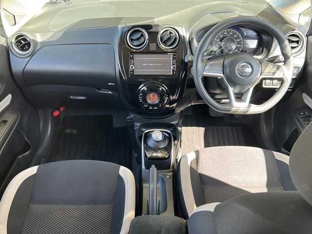 日産 ノート e－パワー X 静岡県 2020(令2)年 3.4万km ブリリアントホワイトパール プリクラッシュ/・コーナーセンサー前後/・レーンキープアシスト/・バックカメラ/純正ナビ/・DVD/・AM/・FM/・ワンセグTV/・CD/主要装備/・スマートキー/・オートライト/・オートマチックハイビーム/・アイドリングストップ/・ドアバイザー/・プッシュスタート/・ETC