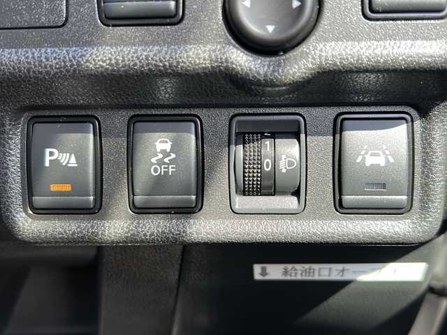 日産 ノート e－パワー X 静岡県 2020(令2)年 3.4万km ブリリアントホワイトパール プリクラッシュ/・コーナーセンサー前後/・レーンキープアシスト/・バックカメラ/純正ナビ/・DVD/・AM/・FM/・ワンセグTV/・CD/主要装備/・スマートキー/・オートライト/・オートマチックハイビーム/・アイドリングストップ/・ドアバイザー/・プッシュスタート/・ETC