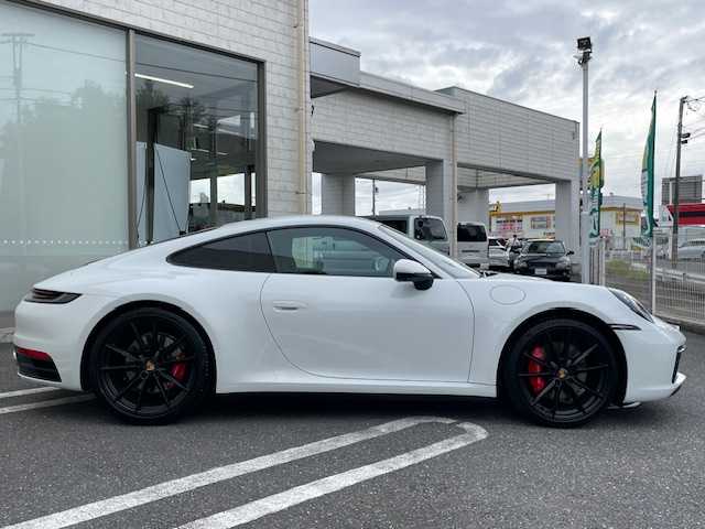 ポルシェ ポルシェ ９１１ カレラS 埼玉県 2023(令5)年 0.6万km ピュアホワイト ワンオーナー/スポーツクロノパッケージ/純正ナビ/Bluetooth/タイプC/　AppleCarPiay/AndroidAuto/360°モニター/黒レザーシート/運転席パワーシート/前席シートヒーター/パークアシスト/レーンチェンジアシスト/クルーズコントロール/PASMスポーツサス/LEDヘッドライト/パドルシフト/アイドリングストップ/前後ドライブレコーダー/ビルトインETC2.0/スマートキー/スペアキー