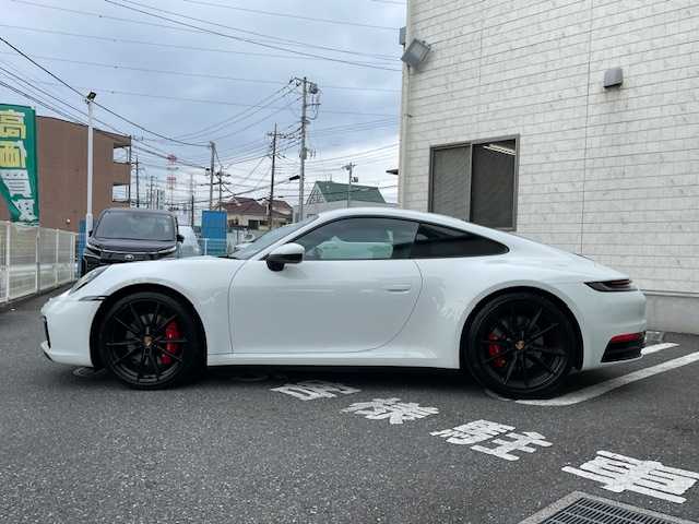 ポルシェ ポルシェ ９１１ カレラS 埼玉県 2023(令5)年 0.6万km ピュアホワイト ワンオーナー/スポーツクロノパッケージ/純正ナビ/Bluetooth/タイプC/　AppleCarPiay/AndroidAuto/360°モニター/黒レザーシート/運転席パワーシート/前席シートヒーター/パークアシスト/レーンチェンジアシスト/クルーズコントロール/PASMスポーツサス/LEDヘッドライト/パドルシフト/アイドリングストップ/前後ドライブレコーダー/ビルトインETC2.0/スマートキー/スペアキー