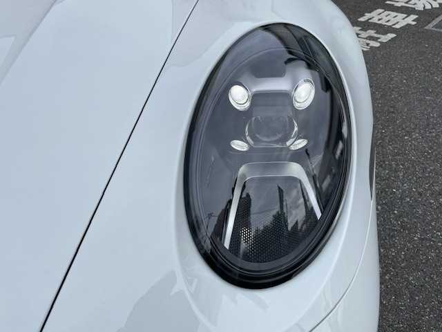ポルシェ ポルシェ ９１１ カレラS 埼玉県 2023(令5)年 0.6万km ピュアホワイト ワンオーナー/スポーツクロノパッケージ/純正ナビ/Bluetooth/タイプC/　AppleCarPiay/AndroidAuto/360°モニター/黒レザーシート/運転席パワーシート/前席シートヒーター/パークアシスト/レーンチェンジアシスト/クルーズコントロール/PASMスポーツサス/LEDヘッドライト/パドルシフト/アイドリングストップ/前後ドライブレコーダー/ビルトインETC2.0/スマートキー/スペアキー