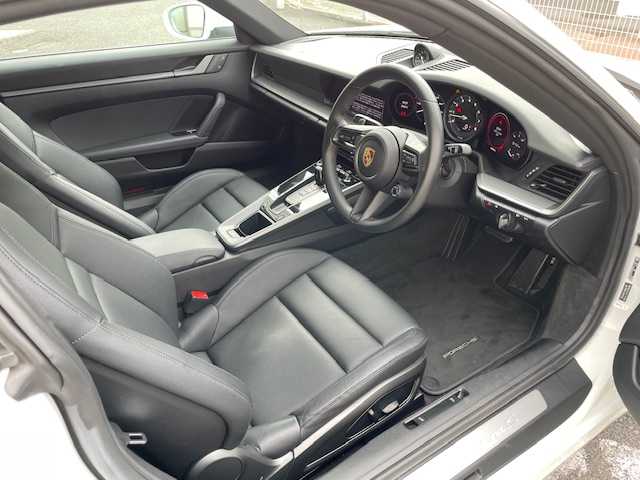 ポルシェ ポルシェ ９１１ カレラS 埼玉県 2023(令5)年 0.6万km ピュアホワイト ワンオーナー/スポーツクロノパッケージ/純正ナビ/Bluetooth/タイプC/　AppleCarPiay/AndroidAuto/360°モニター/黒レザーシート/運転席パワーシート/前席シートヒーター/パークアシスト/レーンチェンジアシスト/クルーズコントロール/PASMスポーツサス/LEDヘッドライト/パドルシフト/アイドリングストップ/前後ドライブレコーダー/ビルトインETC2.0/スマートキー/スペアキー