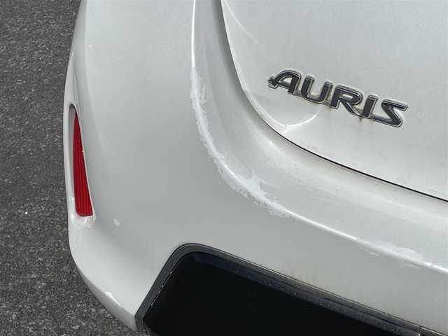 トヨタ オーリス 150X Sパッケージ 道央・札幌 2013(平25)年 8万km ホワイトパールクリスタルシャイン ４WD/寒冷地仕様/純正ディーラーOPナビ/CD/DVD/BT/フルセグ/横滑り防止装置/AFS/ETC/センターデフロック/ワイパーデアイサー/革巻きステアリング/ステアリングリモコン/MTモード付AT/プッシュスタート/スマートキー/HIDヘッドライト/オートライト/フォグランプ/電動格納ミラー/ヒーテッドドアミラー/ウィンカーミラー/純正フロアマット/ドアバイザー/スペアキー/純正AW付夏タイヤ積込/205/55/R16/2019年/山5mm
