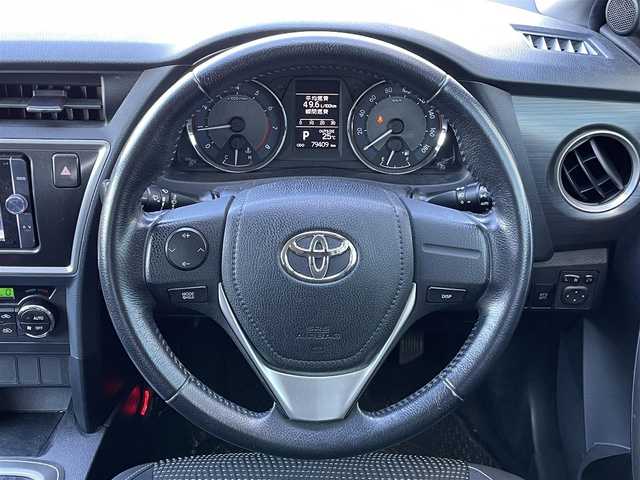 トヨタ オーリス 150X Sパッケージ 道央・札幌 2013(平25)年 8万km ホワイトパールクリスタルシャイン ４WD/寒冷地仕様/純正ディーラーOPナビ/CD/DVD/BT/フルセグ/横滑り防止装置/AFS/ETC/センターデフロック/ワイパーデアイサー/革巻きステアリング/ステアリングリモコン/MTモード付AT/プッシュスタート/スマートキー/HIDヘッドライト/オートライト/フォグランプ/電動格納ミラー/ヒーテッドドアミラー/ウィンカーミラー/純正フロアマット/ドアバイザー/スペアキー/純正AW付夏タイヤ積込/205/55/R16/2019年/山5mm
