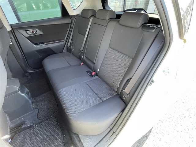 トヨタ オーリス 150X Sパッケージ 道央・札幌 2013(平25)年 8万km ホワイトパールクリスタルシャイン ４WD/寒冷地仕様/純正ディーラーOPナビ/CD/DVD/BT/フルセグ/横滑り防止装置/AFS/ETC/センターデフロック/ワイパーデアイサー/革巻きステアリング/ステアリングリモコン/MTモード付AT/プッシュスタート/スマートキー/HIDヘッドライト/オートライト/フォグランプ/電動格納ミラー/ヒーテッドドアミラー/ウィンカーミラー/純正フロアマット/ドアバイザー/スペアキー/純正AW付夏タイヤ積込/205/55/R16/2019年/山5mm