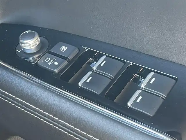 マツダ ＣＸ－８ XD スポーツアピアランス 滋賀県 2024(令6)年 1.5万km ジェットブラックマイカ 純正ナビ/(Bluetooth/フルセグ/Carplay)/Terzo ルーフキャリア/i-ACTIVSENSE/・衝突軽減ブレーキ/・360°ビューモニター/・レーダークルーズコントロール/・標識認識/・ブラインドスポットモニター/・レーンキープアシスト/・LEDオートライト/・Autoハイビーム/電動リアゲート/レザーシート/シートヒーター/ベンチレーション/パワーシート/ステアリングヒーター/ヘッドアップディスプレイ/ETC/USB/電動格納ミラー/純正ホイール付きスタッドレスタイヤ