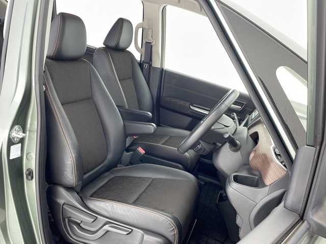 ホンダ フリード＋ ハイブリット クロスター ホンダセンシング 沖縄県 2022(令4)年 5.2万km シルバーミストグリーンM 純正ナビ　（VXM-224VFi）/（ＣＤ、ＤＶＤ、フルセグＴＶ、Ｂｌｕｅｔｏｏｔｈ）　/バックカメラ/ドライブレコーダー/ＥＴＣ/両側パワースライドドア/クルーズコントロール/ステアリングスイッチ/後方誤発進抑制機能/プッシュスタート/スマートキー/スペアキー/シートヒーター/ハーフレザーシート/純正フロアマット/純正15インチアルミホイール/保証書/取扱説明書