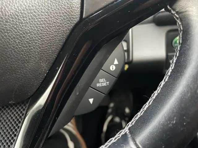 ホンダ ヴェゼル ハイブリッド Z ホンダセンシング 千葉県 2019(令1)年 2.4万km ミッドナイトブルービームM 純正8インチナビ/(フルセグTV/BT/CD/DVD/FM/AM)/バックカメラ/衝突被害軽減システム/車線逸脱警報/レーダークルーズコントロール/ハーフレザーシート/横滑り防止装置/ビルトインETC/ドライブレコーダー/アイドリングストップ/LEDヘッドライト/フォグランプ/オートライト/ウィンカーミラー/電動格納ミラー/純正17インチAW/シートヒーター/シートリフター/パドルシフト/プッシュスタート/スマートキー/フロアマット/ドアバイザー/スペアキー/取扱説明書/保証書