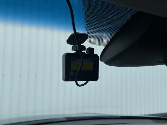 ホンダ ヴェゼル ハイブリッド Z ホンダセンシング 千葉県 2019(令1)年 2.4万km ミッドナイトブルービームM 純正8インチナビ/(フルセグTV/BT/CD/DVD/FM/AM)/バックカメラ/衝突被害軽減システム/車線逸脱警報/レーダークルーズコントロール/ハーフレザーシート/横滑り防止装置/ビルトインETC/ドライブレコーダー/アイドリングストップ/LEDヘッドライト/フォグランプ/オートライト/ウィンカーミラー/電動格納ミラー/純正17インチAW/シートヒーター/シートリフター/パドルシフト/プッシュスタート/スマートキー/フロアマット/ドアバイザー/スペアキー/取扱説明書/保証書