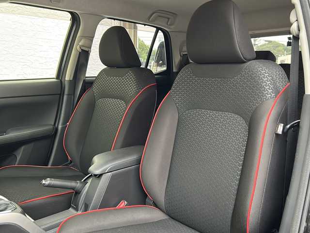 トヨタ ライズ Z 神奈川県 2020(令2)年 5.4万km ブラックマイカメタリック ワンオーナー/４WD/純正9インチナビ/フルセグTV/全方位カメラ/衝突軽減ブレーキ/レーンキープアシスト/クリアランスソナー/シートヒーター/USB接続/LEDライト/純正17インチアルミホイール/スペアキー×１/保証書/取扱説明書