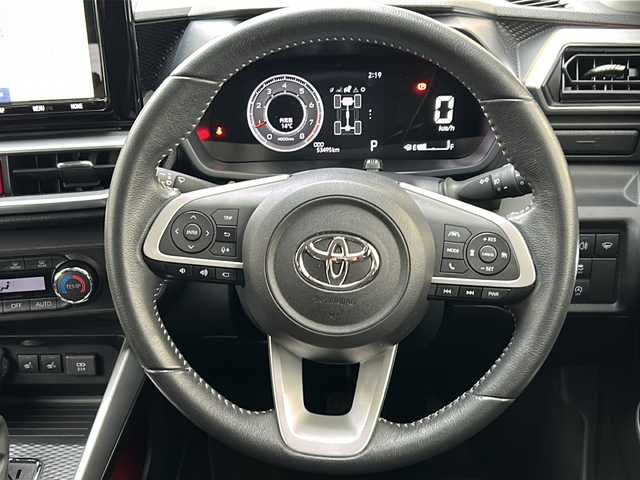 トヨタ ライズ Z 神奈川県 2020(令2)年 5.4万km ブラックマイカメタリック ワンオーナー/４WD/純正9インチナビ/フルセグTV/全方位カメラ/衝突軽減ブレーキ/レーンキープアシスト/クリアランスソナー/シートヒーター/USB接続/LEDライト/純正17インチアルミホイール/スペアキー×１/保証書/取扱説明書