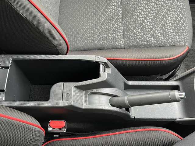 トヨタ ライズ Z 神奈川県 2020(令2)年 5.4万km ブラックマイカメタリック ワンオーナー/４WD/純正9インチナビ/フルセグTV/全方位カメラ/衝突軽減ブレーキ/レーンキープアシスト/クリアランスソナー/シートヒーター/USB接続/LEDライト/純正17インチアルミホイール/スペアキー×１/保証書/取扱説明書