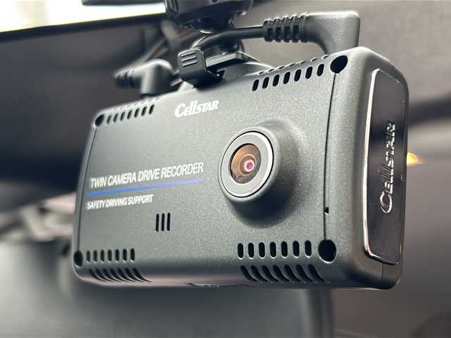 トヨタ ライズ Z 神奈川県 2020(令2)年 5.4万km ブラックマイカメタリック ワンオーナー/４WD/純正9インチナビ/フルセグTV/全方位カメラ/衝突軽減ブレーキ/レーンキープアシスト/クリアランスソナー/シートヒーター/USB接続/LEDライト/純正17インチアルミホイール/スペアキー×１/保証書/取扱説明書