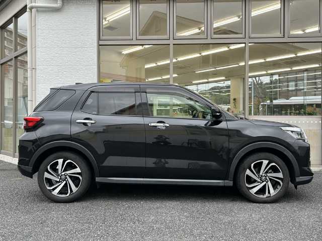 トヨタ ライズ Z 神奈川県 2020(令2)年 5.4万km ブラックマイカメタリック ワンオーナー/４WD/純正9インチナビ/フルセグTV/全方位カメラ/衝突軽減ブレーキ/レーンキープアシスト/クリアランスソナー/シートヒーター/USB接続/LEDライト/純正17インチアルミホイール/スペアキー×１/保証書/取扱説明書