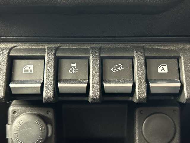 スズキ ジムニー シエラ JC 三重県 2019(平31)年 4万km ジャングルグリーン /禁煙車//デュアルブレーキサポート//純正SDナビ//フルセグ//バックカメラ//レーダークルーズコントロール//前席シートヒーター//LEDオートライト//フォグランプ//ステアリングスイッチ//純正15インチAW//ミラーヒーター//ライトウォッシャー//ウィンカーミラー//ドライブレコーダー//プッシュスタート//スマートキー//純正フロアマット