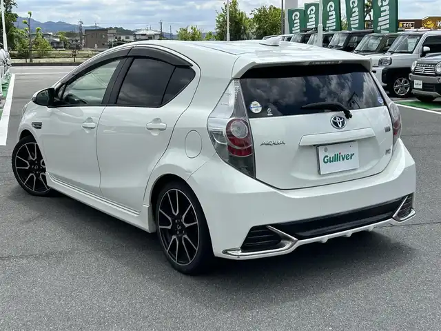トヨタ アクア G G’s 奈良県 2014(平26)年 7.3万km ライムホワイトパールクリスタルシャイン 純正ナビ　/フルセグＴＶ　/バックカメラ　/シートヒーター　/ハーフレザーシート　/ＥＴＣ　/スマートキー　/純正１７インチアルミホイール　/プッシュスタート　/ＡＡＣ　/ステアリングスイッチ　/Ｂｌｕｅｔｏｏｔｈ/CD/DVD/SD