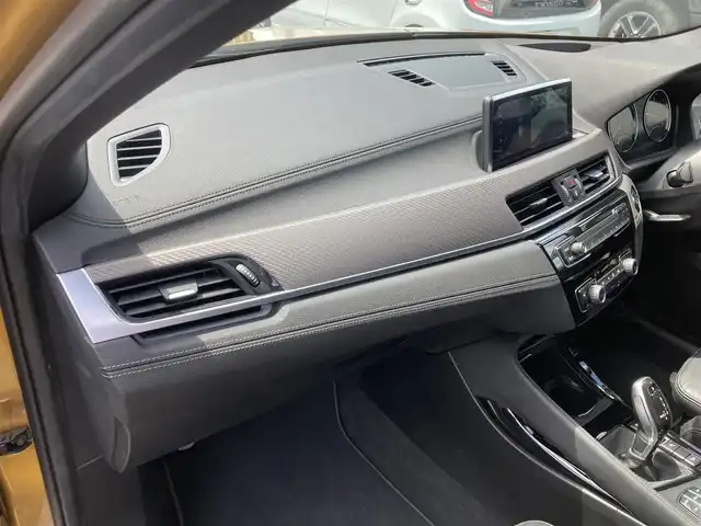 ＢＭＷ Ｘ２ xDrive 18d MスポーツX 熊本県 2019(平31)年 3.3万km ガルバニックゴールドメタリック ・スマートキー/・プッシュスタート/・インテリジェントセーフティ/・PDC自動起動/・パーキングアシスト/・クルーズコントロール(追従式)/・黒革シート/・前席シートヒーター /・前席パワーシート/・純正HDDナビ/　【Bluetooth・USB・AppleCarPlay】/・バックカメラ/・ETC/・パワーバックドア/・LEDヘッドランプ/・LEDフォグランプ/・純正マット