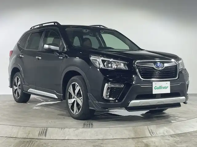 スバル フォレスター ハイブリッド アドバンス 福岡県 2020(令2)年 4.7万km クリスタルブラックシリカ 純正SDナビ/フルセグ/（AM/FM/CD/DVD/BT）/バックカメラ/電動リアゲート/追従型クルーズコントロール/レザーシート/D/Nシートヒーター/D/Nパワーシート/ビルトインETC/前後ドラレコ/純正AW18インチ/横滑り防止装置/衝突軽減システム/レーンアシスト/BSM/プッシュスタート/スマートキー