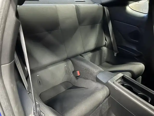 スバル ＢＲＺ R 鹿児島県 2023(令5)年 2.1万km WRブルーパール ディーラーOP/サイバーナビ /CD /DVD /SD /BT /フルセグ/バックカメラ/ETC2.0/純正ドラレコ/STIスカッフプレート/純正アルミホイール/スマートキー×2/新車時保証書/取扱説明書
