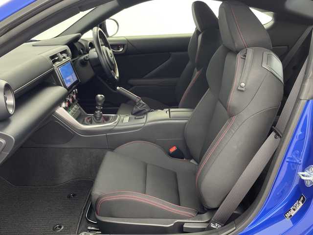 スバル ＢＲＺ R 鹿児島県 2023(令5)年 2.1万km WRブルーパール クルーズコントロール/ディーラーOP９インチサイバーナビ /CD /DVD /SD /Bluetooth/HDMI/フルセグTV/バックカメラ/ステアリングリモコン/衝突被害軽減システム/BSM/ETC/純正前方向ドラレコ/STIスカッフプレート/純正17インチアルミホイール/スマートキー×2/新車時保証書/取扱説明書