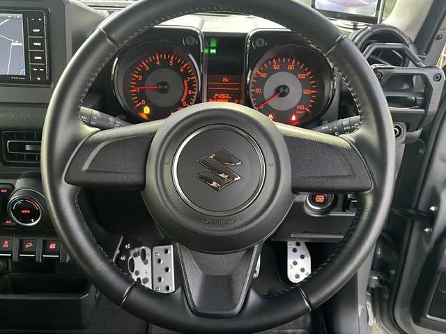 スズキ ジムニー XL 京都府 2022(令4)年 2.5万km ミディアムグレー 社外メモリナビ　Ｂｌｕｅｔｏｏｔｈオーディオ　フルセグ　ＤＶＤ再生　バックカメラ　リフトアップ　前席シートヒーター　リフトアップ　ビルトインＥＴＣ　スマートキー　プッシュスタート　フロアマット　禁煙車