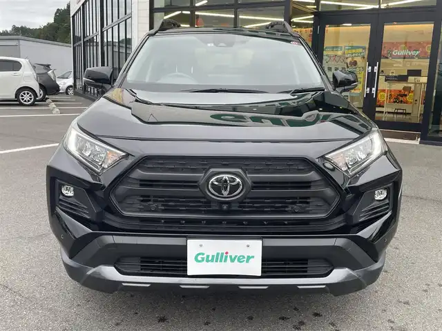 トヨタ ＲＡＶ４ アドベンチャー オフロードPKG 愛媛県 2022(令4)年 2.8万km アティチュードブラックマイカ 純正ディスプレイオーディオ（Bluetooth/メモリ/USB）/黒合皮シート/シートヒーター/エアシート/トヨタセーフティセンス/ダウンヒルアシストコントロール/前方ドライブレコーダー/ブラインドスポットモニター/アラウンドビューモニター/前後コーナーセンサー/ビルトインETC/ステアリングヒーター/パワーシート/シートメモリー/パワーバックドア/ルーフレール/純正18インチAW/LEDヘッドライト/カーテンエアバック