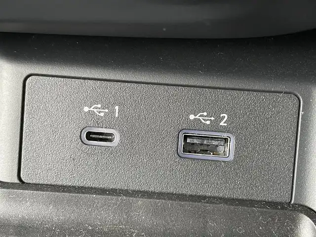 日産 フェアレディ Ｚ ニスモ 新潟県 2024(令6)年 2.1万km 黒 ワンオーナー/V6ツインターボ/スポーツリセッティング/純正19インチホイール装着/メモリナビ/フルセグテレビ/バックカメラ/パドルシフト/ドライブレコーダー/ウィンカーミラー/クルーズコントロール/プッシュスタート/ETC２．０/純正フロアマット/レーダー探知機/D-MODE/Bluetooth/BOSEスピーカー/スペアキー1個