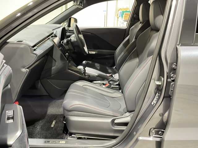 レクサス ＬＢＸ モリゾウ RR 佐賀県 2025(令7)年 0.2万km ガンＭ／黒 黒革シート/純正9.8インチディスプレイオーディオ/（Bluetooth/フルセグ/AM/FM/Apple CarPlay）/パノラミックビューモニター/レクサスセーフティーシステム/・レーダークルーズコントロール/・ブラインドスポットモニター/・クリアランスソナー/ステアリングヒーター/前席シートヒーター/D席パワーシート/D席メモリーシート/パワーバックドア/ビルトインETC2.0/置くだけ充電/スペアキー、カードキー/取扱説明書/保証書