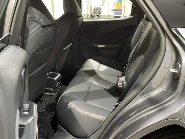 レクサス ＬＢＸ モリゾウ RR 佐賀県 2025(令7)年 0.2万km ガンＭ／黒 黒革シート/純正9.8インチディスプレイオーディオ/（Bluetooth/フルセグ/AM/FM/Apple CarPlay）/パノラミックビューモニター/レクサスセーフティーシステム/・レーダークルーズコントロール/・ブラインドスポットモニター/・クリアランスソナー/ステアリングヒーター/前席シートヒーター/D席パワーシート/D席メモリーシート/パワーバックドア/ビルトインETC2.0/置くだけ充電/スペアキー、カードキー/取扱説明書/保証書