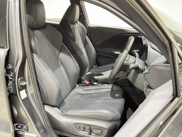 レクサス ＬＢＸ モリゾウ RR 佐賀県 2025(令7)年 0.2万km ガンＭ／黒 黒革シート/純正9.8インチディスプレイオーディオ/（Bluetooth/フルセグ/AM/FM/Apple CarPlay）/パノラミックビューモニター/レクサスセーフティーシステム/・レーダークルーズコントロール/・ブラインドスポットモニター/・クリアランスソナー/ステアリングヒーター/前席シートヒーター/D席パワーシート/D席メモリーシート/パワーバックドア/ビルトインETC2.0/置くだけ充電/スペアキー、カードキー/取扱説明書/保証書