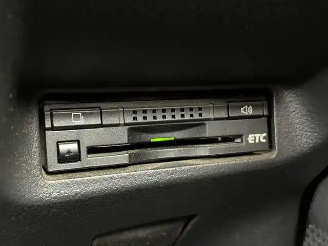 トヨタ ウィッシュ 1．8X HIDセレクション 千葉県 2011(平23)年 9.3万km シルバーマイカM 純正ナビ/バックカメラ/ETC/ハロゲンヘッドライト/スマートキー/プッシュスタート/HIDヘッドライト