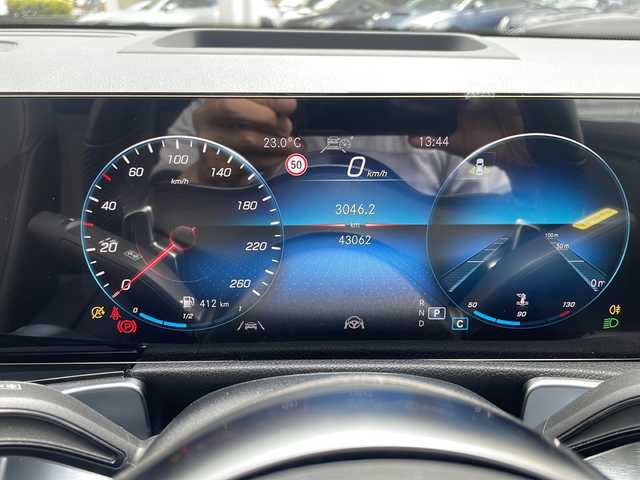 メルセデス・ベンツ Ｍ・ベンツ ＧＬＢ２００ｄ 4マチック AMGライン 広島県 2023(令5)年 4.3万km 青 /登録時走行距離/　　　　　　43062キロ/ワンオーナー/4WD/サンルーフ/純正ナビ/全方位モニター/地デジ/黒革シート/シートヒーター/パワーバックドア/クルーズコントロール/HUD/ルーフレール/スペアキー×１/ETC/新車時整備手帳/　　【保証書】/取扱説明書/