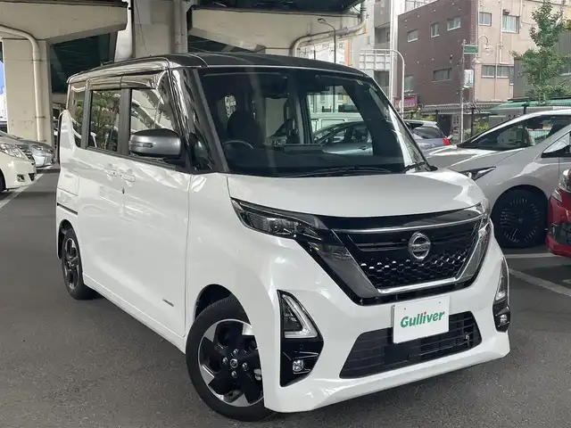 日産 ルークス HWS X プロパイロットED 大阪府 2022(令4)年 0.6万km チタニウムグレーM/シルキーホワイト インテリジェントエマージェンシーブレーキ/・踏み間違い衝突防止アシスト/・SOSコール /・プロパイロット/・インテリジェント LI（車線逸脱防止支援システム）＋/LDW（車線逸脱警報）/・インテリジェント FCW（前方衝突予測警報）/インテリジェント DA（ふらつき警報）/・標識検知機能/（進入禁止標識検知、最高速度標識検知、一時停止標識検知）/・先行車発進お知らせ/日産純正メモリナビ/・バックカメラ/・インテリジェントアラウンドビューモニター/・フルセグTV/・Bluetooth/・CD/レーダークルーズコントロール/両側パワースライドドア/プラズマクラスター技術搭載リヤシーリングファン/LEDヘッドランプ/・オートレベライザー付/・アダプティブLEDヘッドライトシステム/・インテリジェント オートライトシステム/プッシュスタート/ビルトインETC/ワンオーナー/新車保証書/取扱説明書