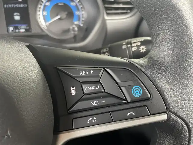 日産 ルークス HWS X プロパイロットED 大阪府 2022(令4)年 0.6万km チタニウムグレーM/シルキーホワイト インテリジェントエマージェンシーブレーキ/・踏み間違い衝突防止アシスト/・SOSコール /・プロパイロット/・インテリジェント LI（車線逸脱防止支援システム）＋/LDW（車線逸脱警報）/・インテリジェント FCW（前方衝突予測警報）/インテリジェント DA（ふらつき警報）/・標識検知機能/（進入禁止標識検知、最高速度標識検知、一時停止標識検知）/・先行車発進お知らせ/日産純正メモリナビ/・バックカメラ/・インテリジェントアラウンドビューモニター/・フルセグTV/・Bluetooth/・CD/レーダークルーズコントロール/両側パワースライドドア/プラズマクラスター技術搭載リヤシーリングファン/LEDヘッドランプ/・オートレベライザー付/・アダプティブLEDヘッドライトシステム/・インテリジェント オートライトシステム/プッシュスタート/ビルトインETC/ワンオーナー/新車保証書/取扱説明書