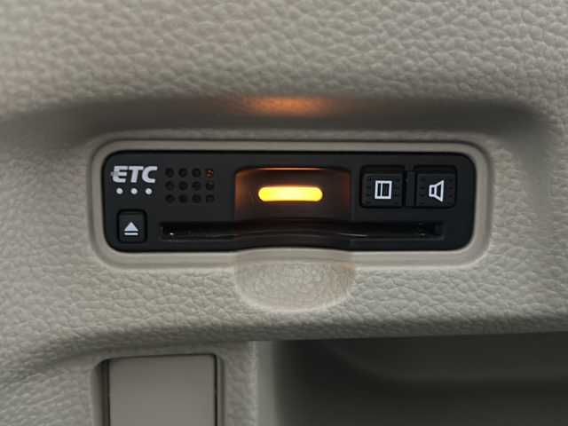ホンダ Ｎ ＢＯＸ G L ホンダセンシング 沖縄県 2018(平30)年 5.2万km ブリティッシュグリーンP 禁煙車　/県外仕入　/社外ナビ/【ＢＴ／フルセグＴＶ／ＣＤ／ＤＶＤ】　/バックカメラ/ステアリングリモコン/片側パワースライドドア/ホンダセンシング/→衝突被害軽減システム　　/→レーダークルーズコントロール/スマートキー　/プッシュスタート　/ＬＥＤヘッドライト　/横滑り防止装置