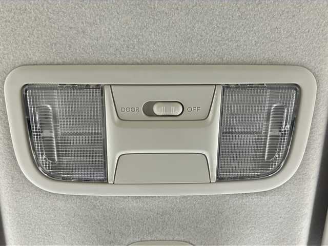 ホンダ Ｎ ＢＯＸ G L ホンダセンシング 沖縄県 2018(平30)年 5.2万km ブリティッシュグリーンP 禁煙車　/県外仕入　/社外ナビ/【ＢＴ／フルセグＴＶ／ＣＤ／ＤＶＤ】　/バックカメラ/ステアリングリモコン/片側パワースライドドア/ホンダセンシング/→衝突被害軽減システム　　/→レーダークルーズコントロール/スマートキー　/プッシュスタート　/ＬＥＤヘッドライト　/横滑り防止装置