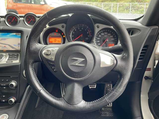 日産 フェアレディ Ｚ バージョンS 福島県 2008(平20)年 17.1万km ブリリアントホワイトパール ６ＭＴ　メーカーナビ　バックカメラ　ビルトインＥＴＣ　リアスポイラー　ＨＩＤヘッドライト　純正フロアマット　社外アルミホイール　スマートキー　保証書　取扱説明書　スペアキー