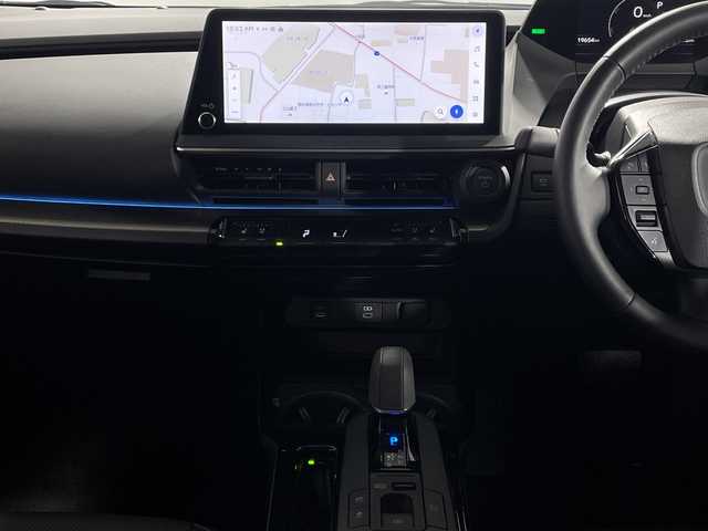 トヨタ プリウス Z 神奈川県 2024(令6)年 2万km ガンＭ トヨタセーフティセンス/純正12.3型ディスプレイオーディオ/・BT/フルセグTV/USB/MiraCast/パノラミックビューモニター/デジタルインナーミラー/AC100V/置くだけ充電/モデリスタエアロキット/純正前後ドライブレコーダー/ビルトインETC2.0/BSM/パーキングアシスト/パワーバックドア/電動サイドブレーキ/オートブレーキホールド/レザー調シート/パワーシート(D)/メモリシート(D)/シートヒーター(D/N)/ベンチレーション(D/N)/EVモード/ECO/SPORTモード/革巻きステアリング/ステアリングスイッチ/Autoライト/ステアリングヒーター/ヘッドライトレベライザー/LEDヘッドライト/電動格納ミラー/ウィンカーミラー/純正フロアマット/純正ドアバイザー/純正19インチアルミホイール