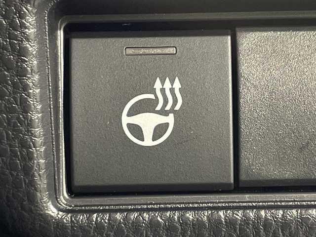 トヨタ プリウス Z 神奈川県 2024(令6)年 2万km ガンＭ トヨタセーフティセンス/純正12.3型ディスプレイオーディオ/・BT/フルセグTV/USB/MiraCast/パノラミックビューモニター/デジタルインナーミラー/AC100V/置くだけ充電/モデリスタエアロキット/純正前後ドライブレコーダー/ビルトインETC2.0/BSM/パーキングアシスト/パワーバックドア/電動サイドブレーキ/オートブレーキホールド/レザー調シート/パワーシート(D)/メモリシート(D)/シートヒーター(D/N)/ベンチレーション(D/N)/EVモード/ECO/SPORTモード/革巻きステアリング/ステアリングスイッチ/Autoライト/ステアリングヒーター/ヘッドライトレベライザー/LEDヘッドライト/電動格納ミラー/ウィンカーミラー/純正フロアマット/純正ドアバイザー/純正19インチアルミホイール