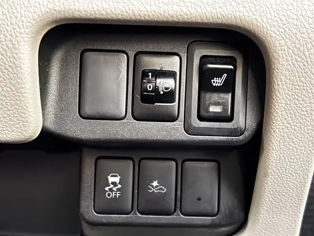 三菱 ｅＫワゴン E e－アシスト 熊本県 2018(平30)年 12.3万km シルキーホワイト 社外メモリナビ（MDV-D5048TW）/【フルセグTV/Bluetooth/CD/DVD】/衝突軽減ブレーキ/シートヒーター/横滑り防止機能/ベンチシート/フロアマット/ドアバイザー/キーレス