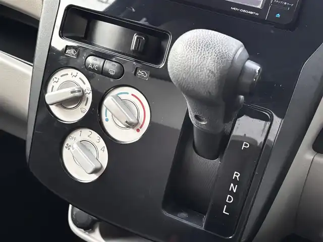 三菱 ｅＫワゴン E e－アシスト 熊本県 2018(平30)年 12.3万km シルキーホワイト 社外メモリナビ（MDV-D5048TW）/【フルセグTV/Bluetooth/CD/DVD】/衝突軽減ブレーキ/シートヒーター/横滑り防止機能/ベンチシート/フロアマット/ドアバイザー/キーレス