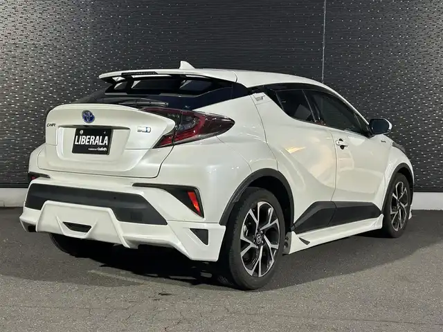 トヨタ Ｃ－ＨＲ G 大分県 2017(平29)年 5.5万km ホワイトパールクリスタルシャイン 保証書/スペアキー1本/レーダークルーズコントロール/ブラインドスポットモニター/純正ナビ/バックカメラ/Bluetooth/地デジ/ドライブレコーダー前/茶半革/シートヒーター/電動格納ミラー/純正ドアバイザー/純正18インチアルミホイール