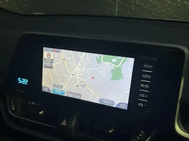 トヨタ Ｃ－ＨＲ G 大分県 2017(平29)年 5.5万km ホワイトパールクリスタルシャイン 保証書/スペアキー1本/レーダークルーズコントロール/ブラインドスポットモニター/純正ナビ/バックカメラ/Bluetooth/地デジ/ドライブレコーダー前/茶半革/シートヒーター/電動格納ミラー/純正ドアバイザー/純正18インチアルミホイール