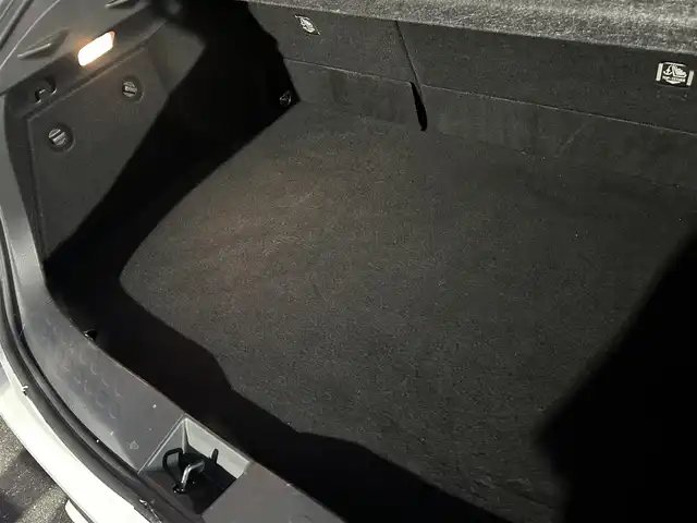 トヨタ Ｃ－ＨＲ G 大分県 2017(平29)年 5.5万km ホワイトパールクリスタルシャイン 保証書/スペアキー1本/レーダークルーズコントロール/ブラインドスポットモニター/純正ナビ/バックカメラ/Bluetooth/地デジ/ドライブレコーダー前/茶半革/シートヒーター/電動格納ミラー/純正ドアバイザー/純正18インチアルミホイール