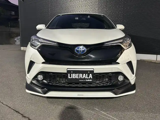 トヨタ Ｃ－ＨＲ G 大分県 2017(平29)年 5.5万km ホワイトパールクリスタルシャイン 保証書/スペアキー1本/レーダークルーズコントロール/ブラインドスポットモニター/純正ナビ/バックカメラ/Bluetooth/地デジ/ドライブレコーダー前/茶半革/シートヒーター/電動格納ミラー/純正ドアバイザー/純正18インチアルミホイール