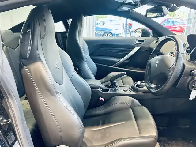 プジョー ＲＣＺ 大阪府 2014(平26)年 0.9万km 黒 社外ナビ/TV/バックカメラ/クリアランスソナー/純正18インチAW/HIDヘッドライト/クルコン/リモコンキー/電動リアスポイラー/黒革/パワーシート/Dシートメモリ/シートヒーター